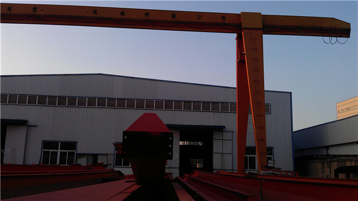 MH型電動(dòng)葫蘆單梁門式起重機(jī) MH型電動(dòng)葫蘆單梁門式起重機(jī)